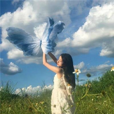 穿着旗袍的女孩